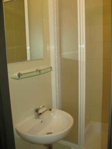 Uninova Hostel Bratislava Oda fotoğraf